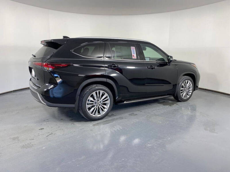 2026 Toyota Highlander Platinum