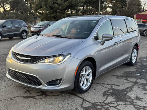 2018 Chrysler Pacifica for sale at Thompson Motors in Lapeer MI