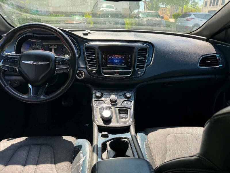 2015 Chrysler 200 S