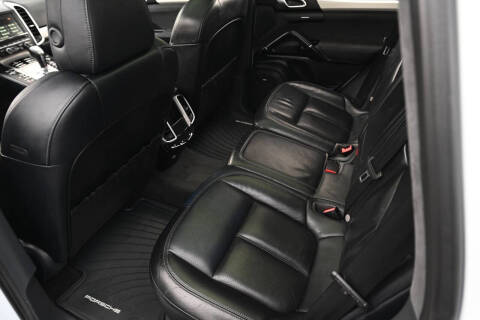 2016 Porsche Cayenne GTS