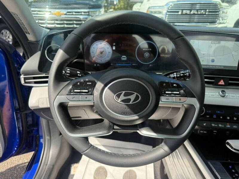 2025 Hyundai Elantra Limited