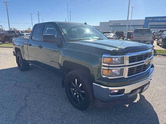 Used 2014 Chevrolet Silverado 1500 LT with VIN 1GCVKREC7EZ335377 for sale in Bloomington, IL