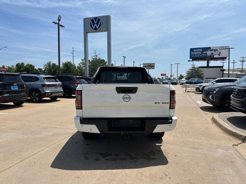 2022 Nissan Frontier SV