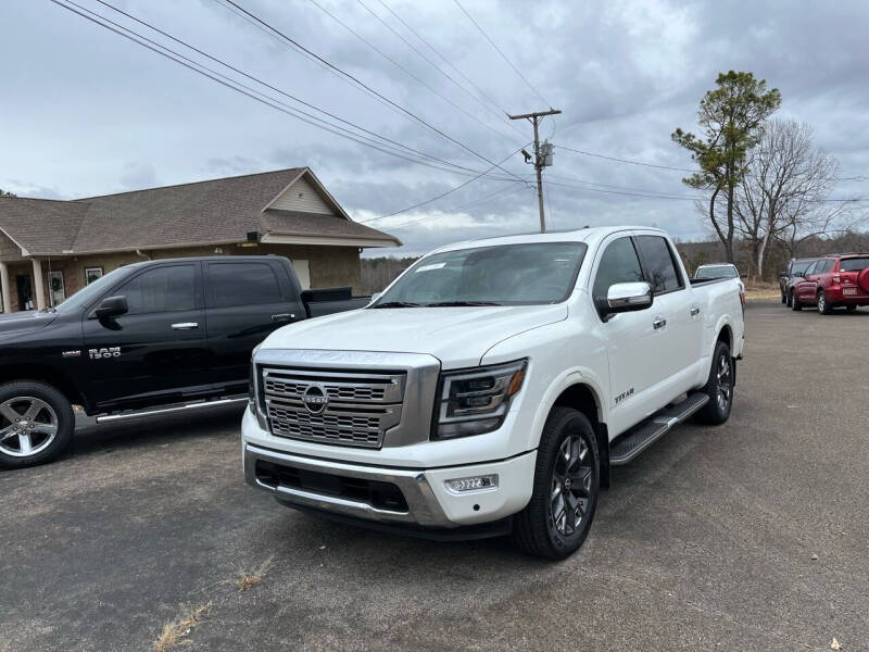 2023 Nissan Titan Platinum Reserve photo 3