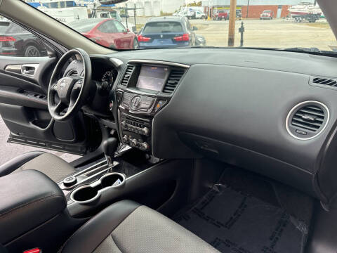 2020 Nissan Pathfinder SV