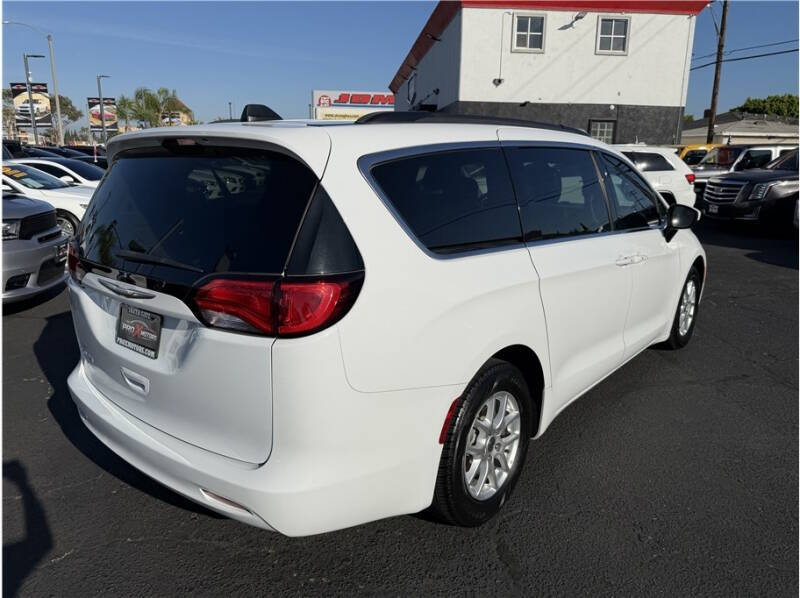 2021 Chrysler Voyager LXi