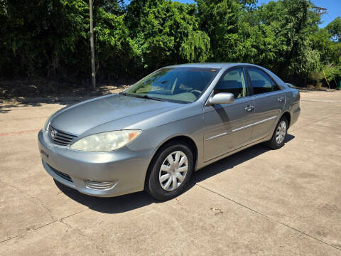 2005 Toyota Camry for sale at DFW Autohaus in Dallas TX