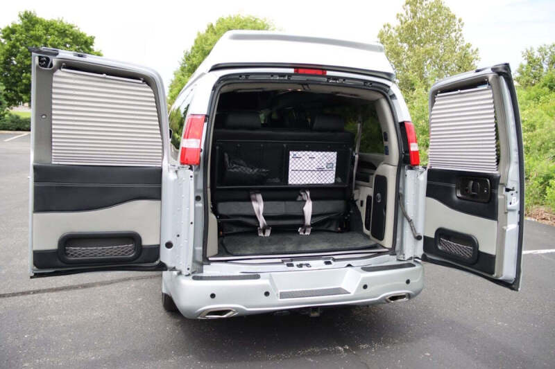 2024 Chevrolet Express 2500