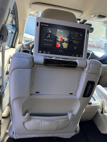 2017 Chrysler Pacifica Touring-L Plus