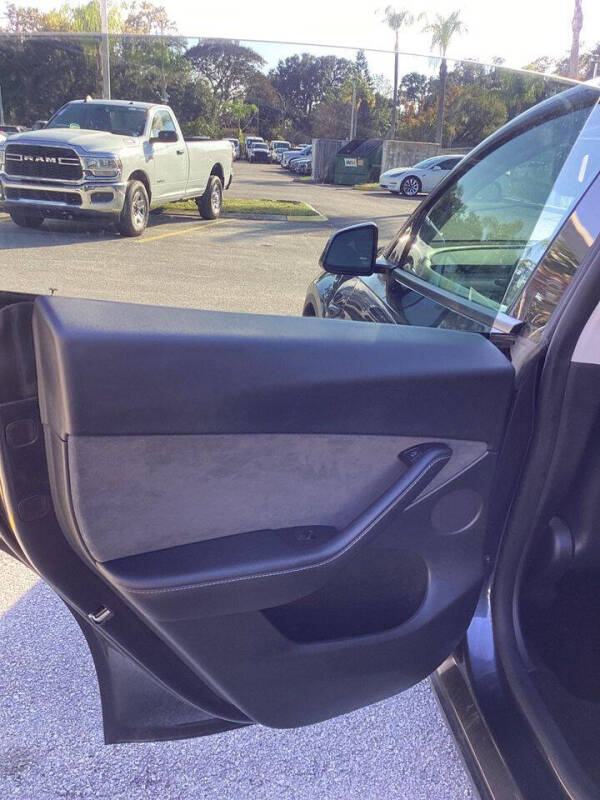 2024 Tesla Model Y Long Range