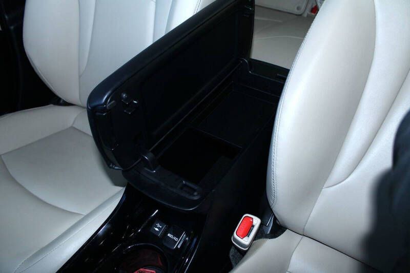 2019 Toyota Prius XLE AWD-e