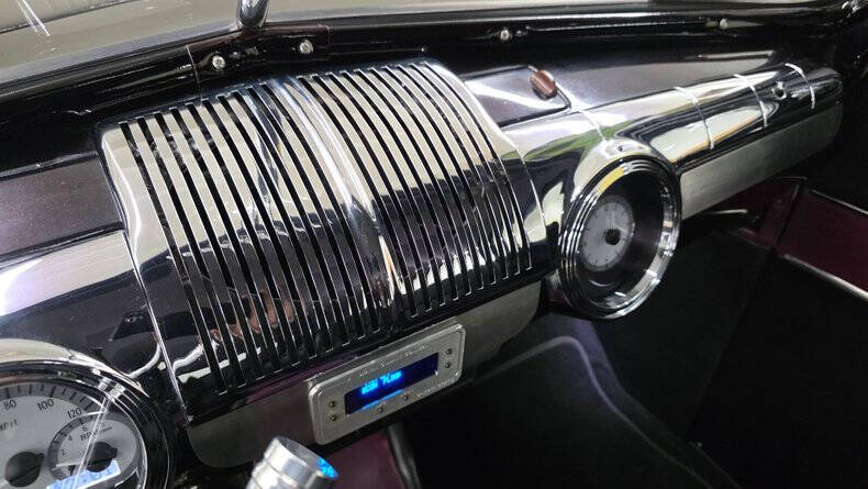 1942 Ford Super Deluxe