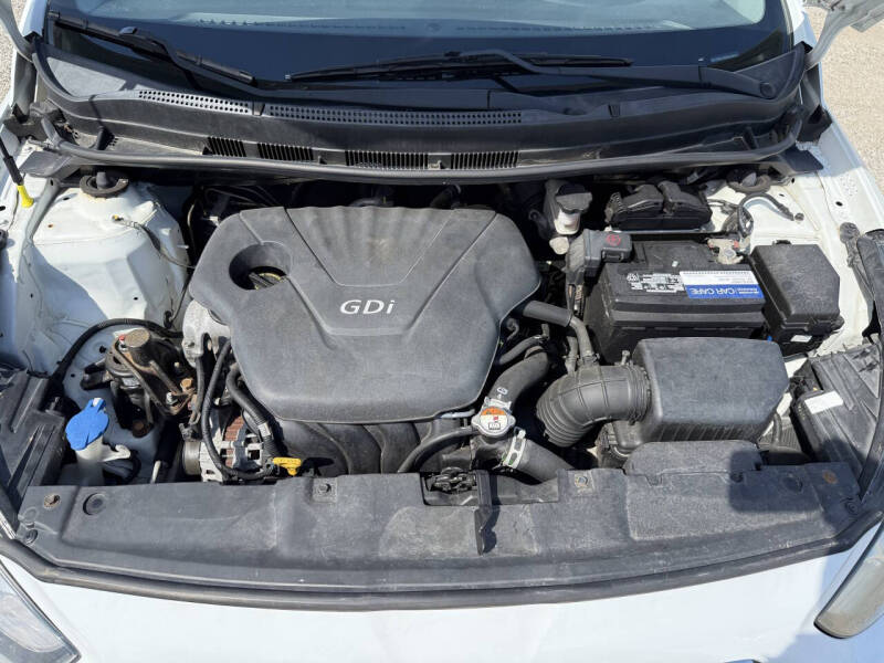2014 Hyundai Accent GS - Photo 24