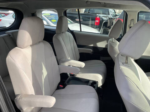 2015 Mazda MAZDA5 Sport