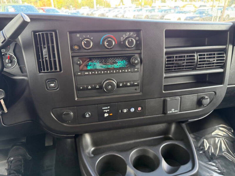 2024 Chevrolet Express 2500