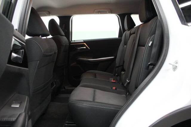 2022 Mitsubishi Outlander ES