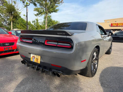 2017 Dodge Challenger SXT