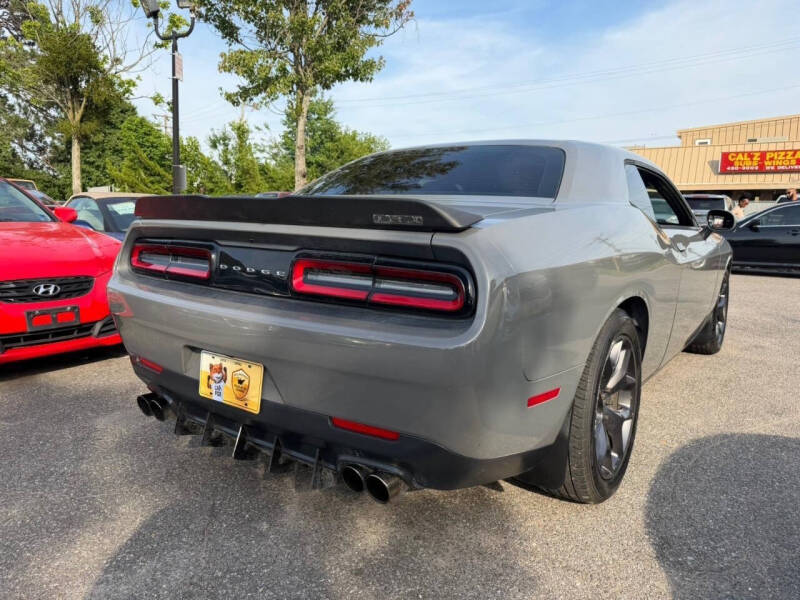 2017 Dodge Challenger SXT