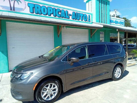 2020 Chrysler Voyager LX