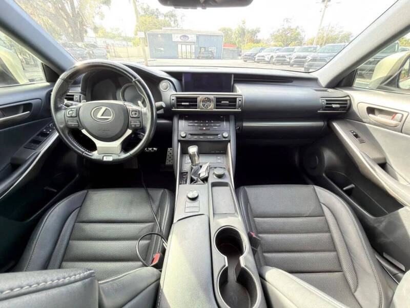 2017 Lexus IS 200t