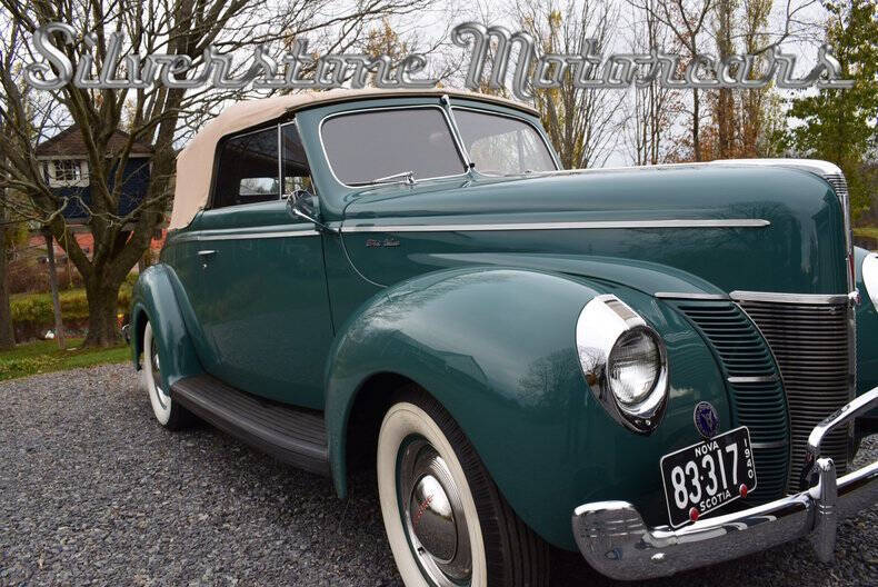 1940 Ford Deluxe