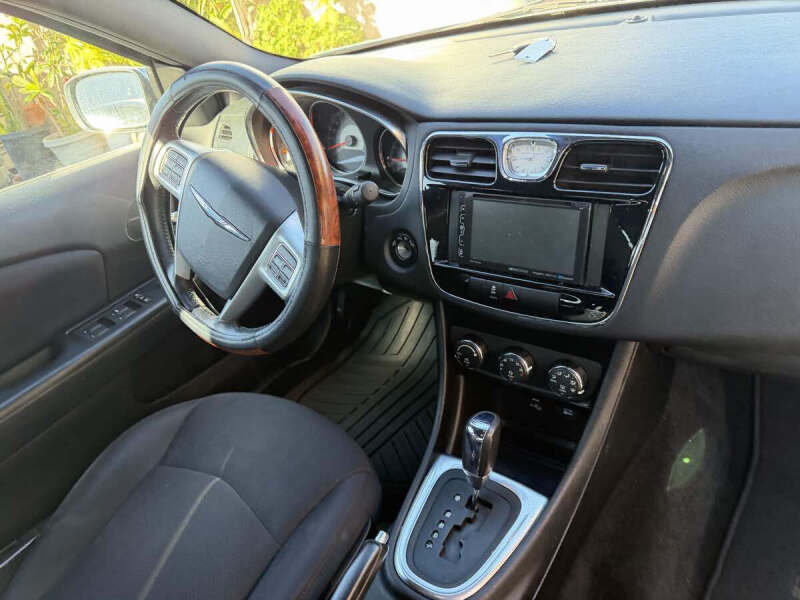 2013 Chrysler 200 Touring