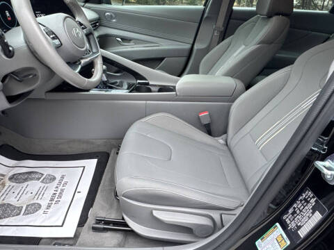2025 Hyundai Elantra SEL Convenience