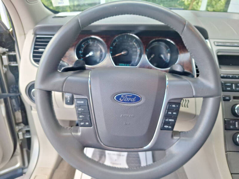 2011 Ford Taurus SEL