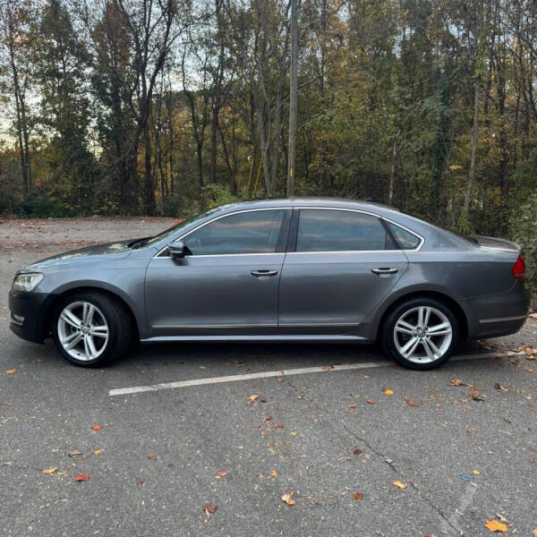 2013 Volkswagen Passat SEL photo 4