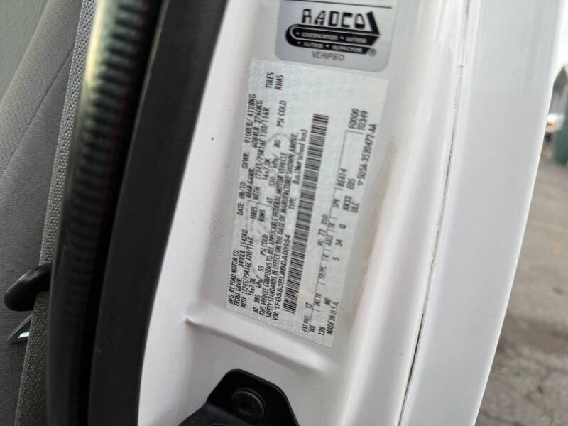 2011 Ford E-Series E-350 SD XLT