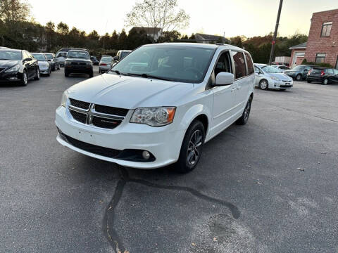 2016 Dodge Grand Caravan for sale at KINGSTON AUTO SALES in Wakefield RI