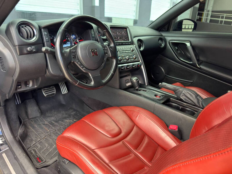 2013 Nissan GT-R Premium