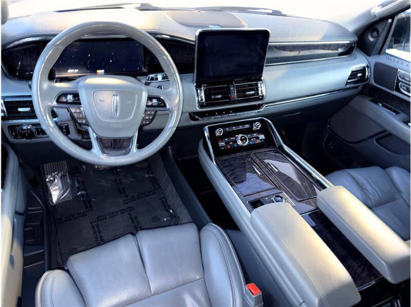 2019 Lincoln Navigator Select