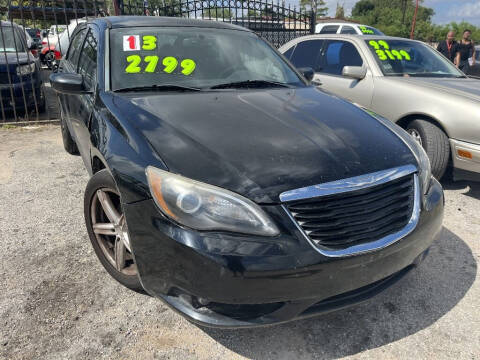 2013 Chrysler 200 for sale at SCOTT HARRISON MOTOR CO in Houston TX