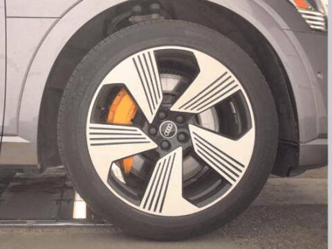 2022 Audi e-tron quattro Premium Plus