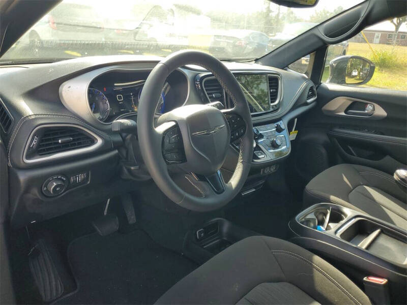 2024 Chrysler Pacifica Touring