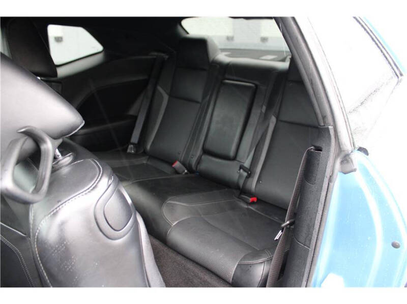 2015 Dodge Challenger SXT Plus