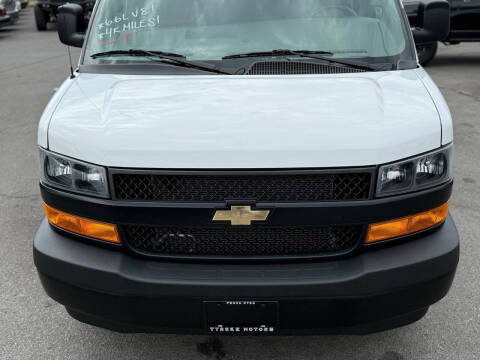 2022 Chevrolet Express 2500
