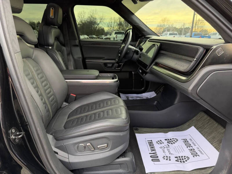 2023 Rivian R1S Adventure