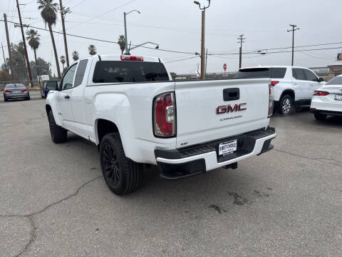 2022 GMC Canyon Elevation Standard