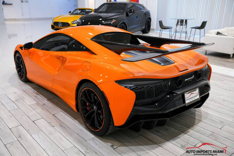 2023 McLaren Artura