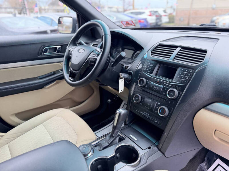 2017 Ford Explorer