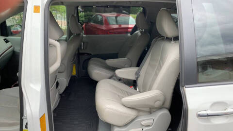 2012 Toyota Sienna
