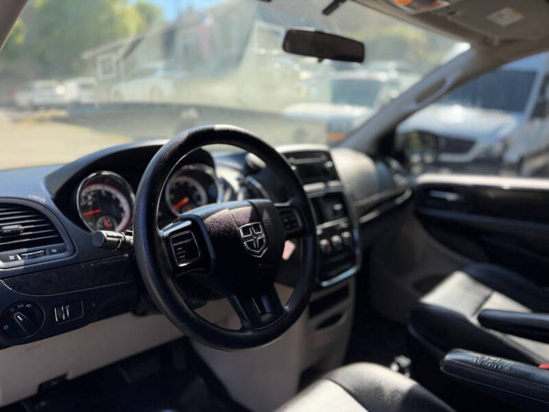 2014 Dodge Grand Caravan American Value Package