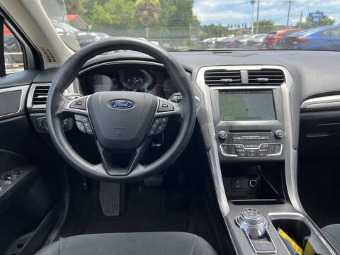 2018 Ford Fusion SE