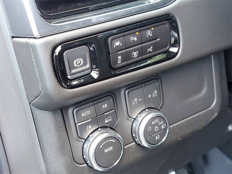 2025 GMC Yukon XL Elevation