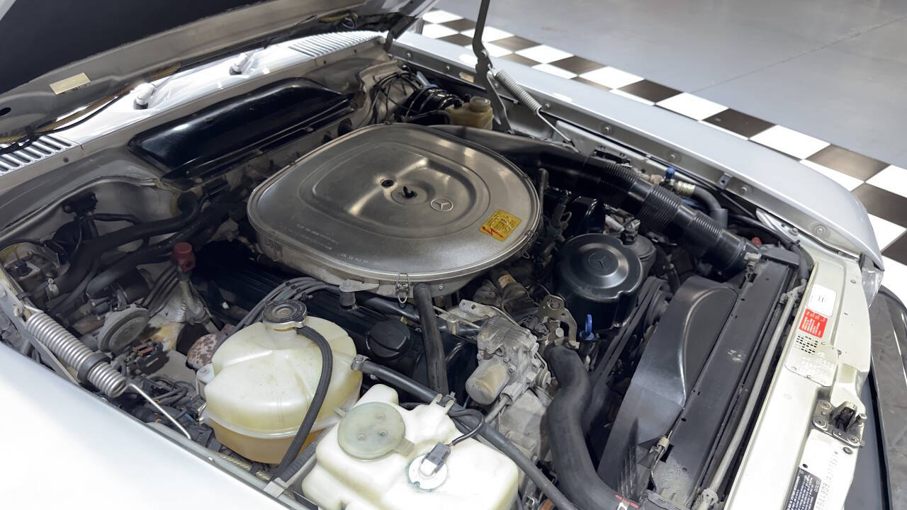 1988 Mercedes-Benz 560-Class 56