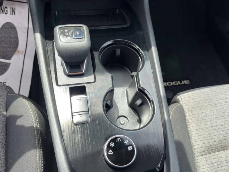 2021 Nissan Rogue SV