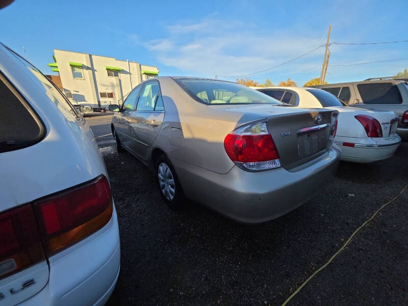 2005 Toyota Camry LE