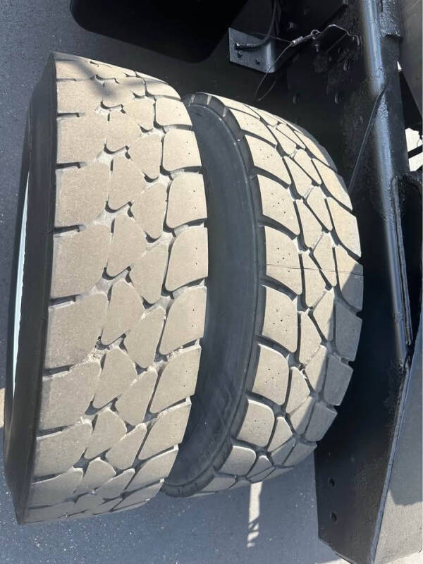 2005 OTTAWA COMANDO YARD DOG